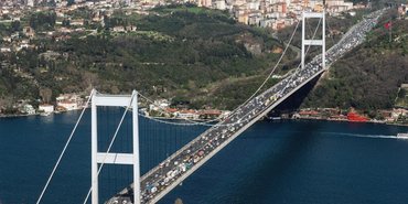 İstanbul'un köprüleri Schreder ile aydınlanacak