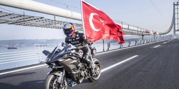 Kenan Sofuoğlu Osmangazi Köprüsü'nde hız rekoru kırdı 