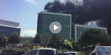 İstanbul'da bir iş merkezi yanıyor!